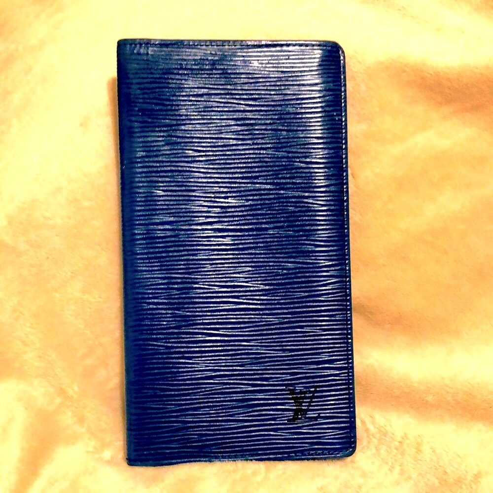 Louis Vuitton blue Epi leather long bifold wallet- Amazing Condition